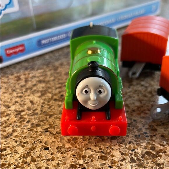 Thomas & Friends Percy and mail
Cars in Motor Train Set of 3. Choo Choo! - Picture 9 of 10